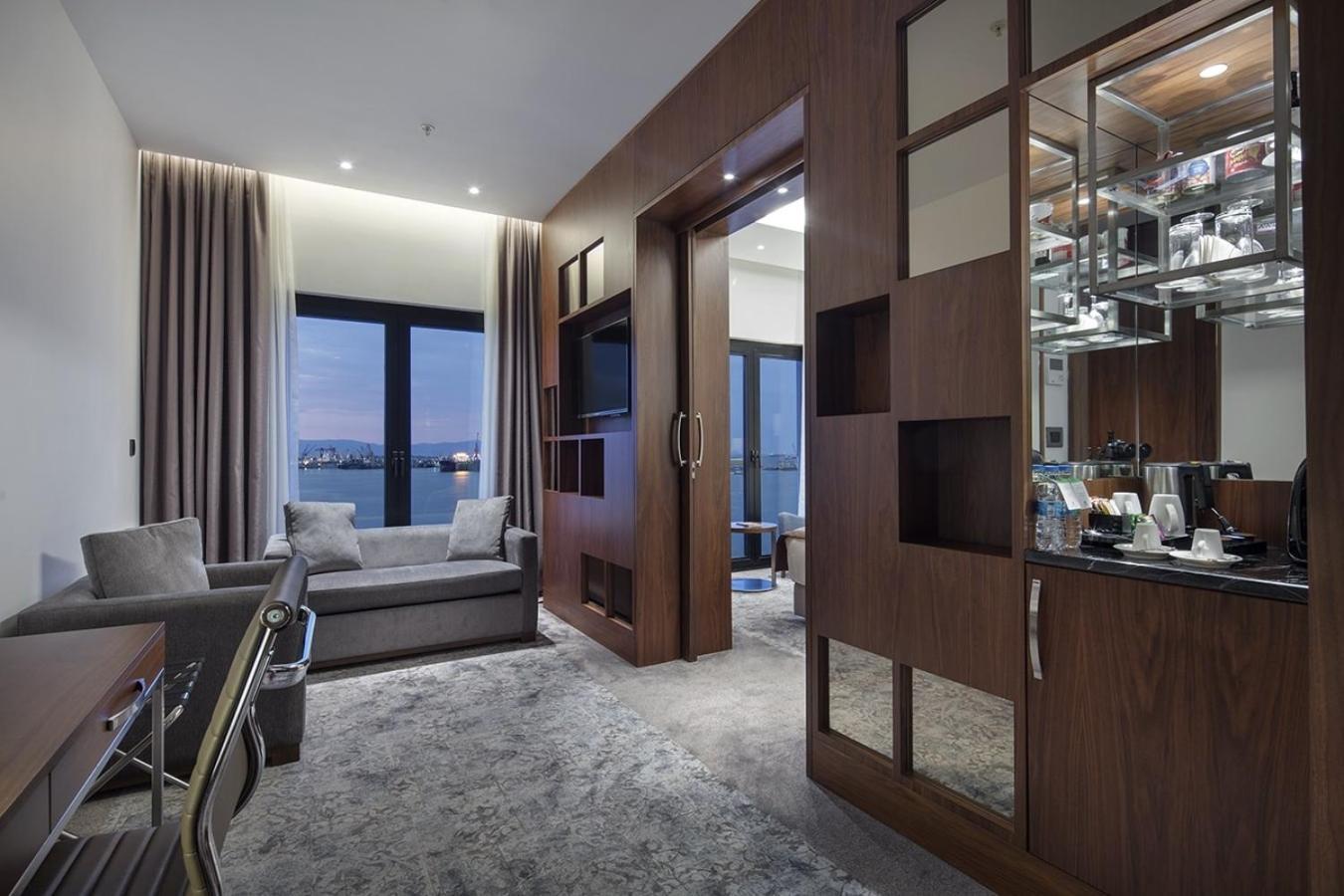 Holiday Inn Istanbul - Tuzla Bay By Ihg Exterior photo