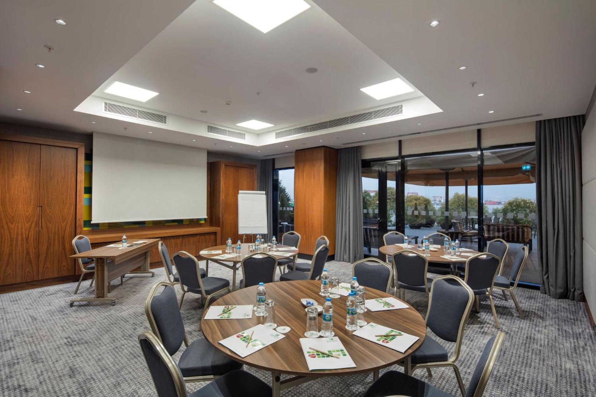 Holiday Inn Istanbul - Tuzla Bay By Ihg Exterior photo